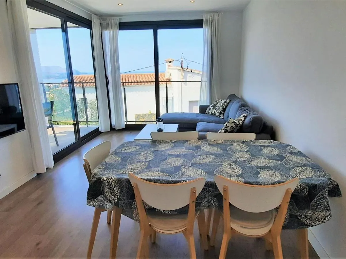 Apartamento De 3 Habitaciones Con Terraza, Piscina, Parking Y Aire Acondicionado En Llanca - Es-170-54 ספרד